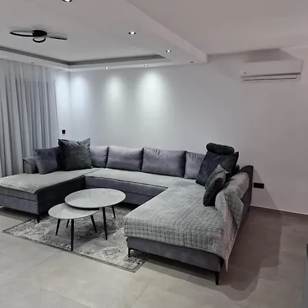 Villa Zenovic 2